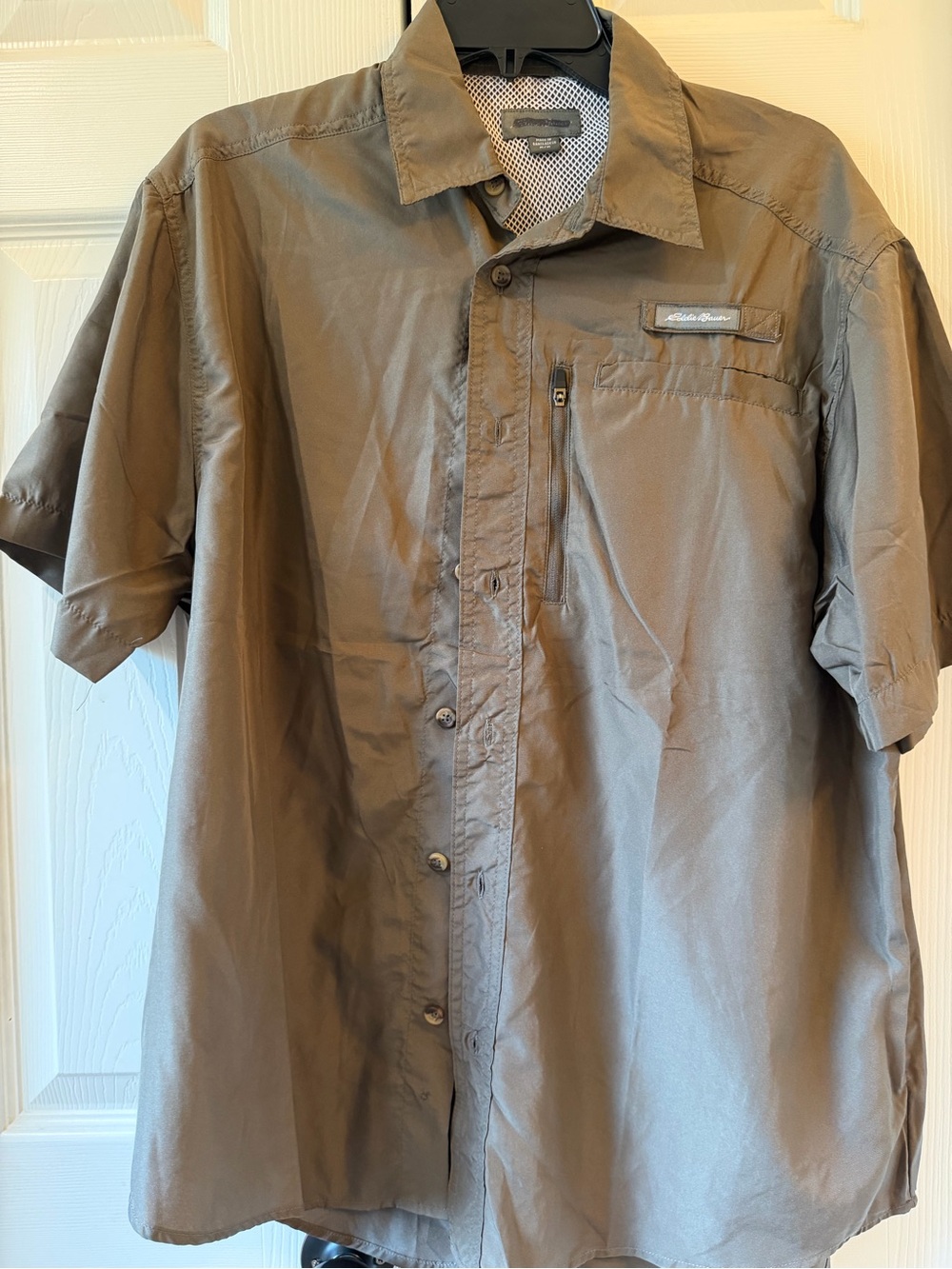 Eddie Bauer Men's Short-Sleeve Button Shirt in Brown size M